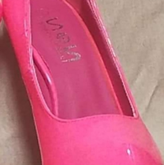 Shoes - Picture 3 of 3